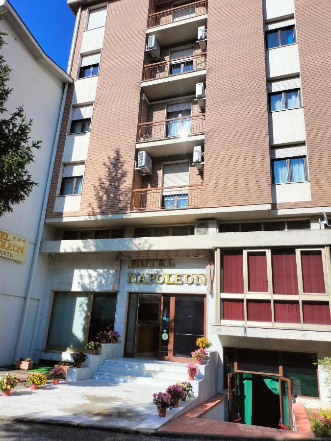 Hotel Napoleon 폰트레몰리 외부 사진